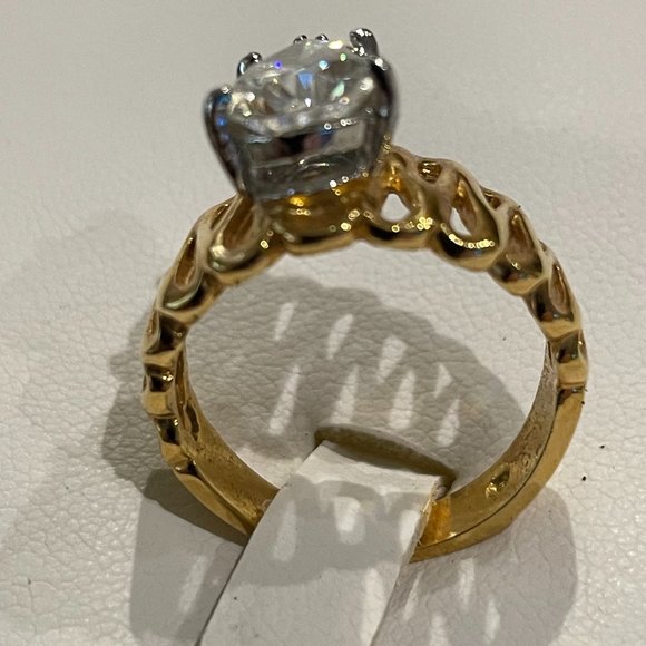 Gold Ring with CZ Marquise Shape Stone - Picture 3 of 5